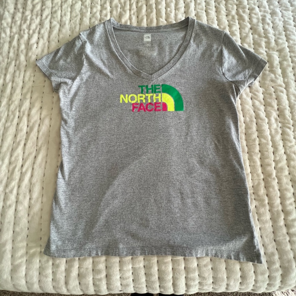 Women’s v-neck tshirt